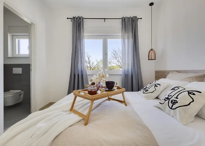 فيلة Grigia Radosinovac